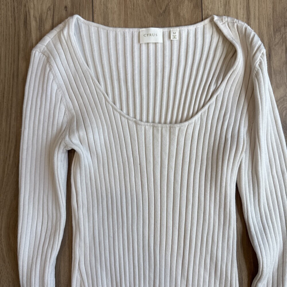Cyrus Women's Ivory Sweater Scoop Neck Size Medium Preppy Classic Minimalist - Picture 2 of 8